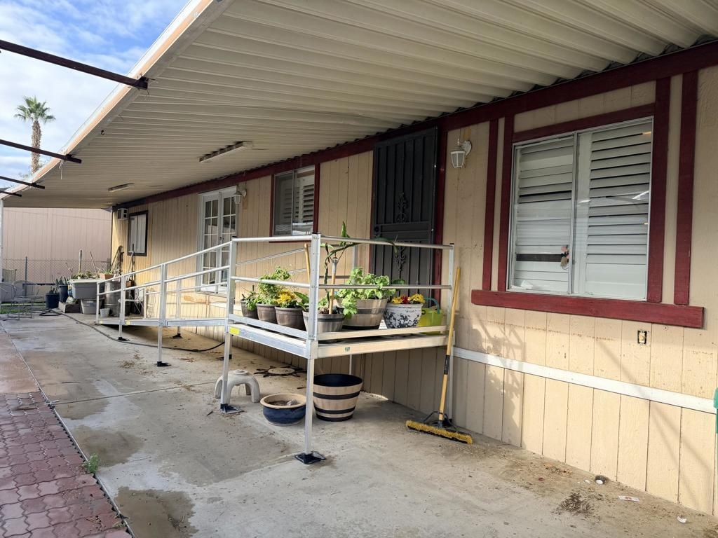 43532 Clinton Street # 305, Indio