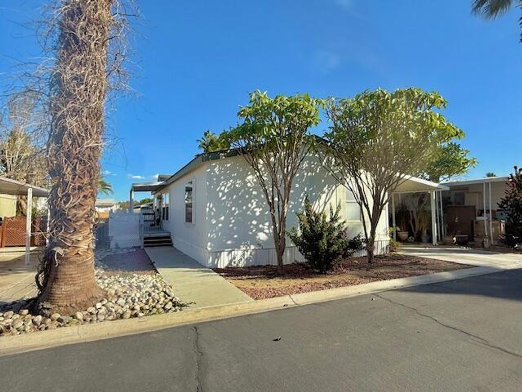 51555 Monroe # 101, Indio
