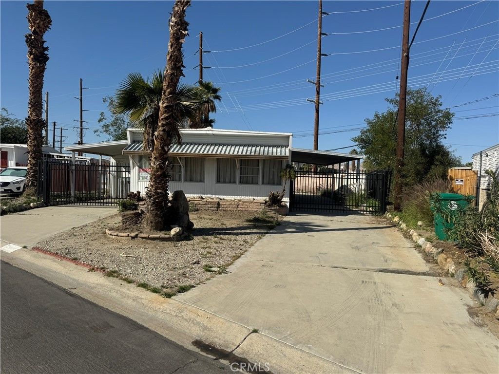 32005 Westchester, Thousand Palms
