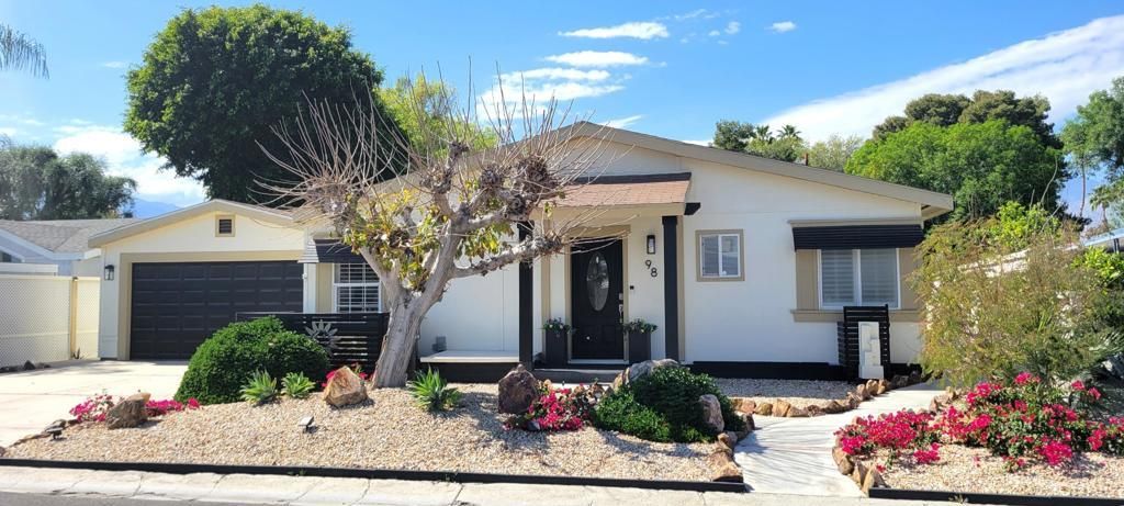 98 N Paseo Laredo N, Cathedral City