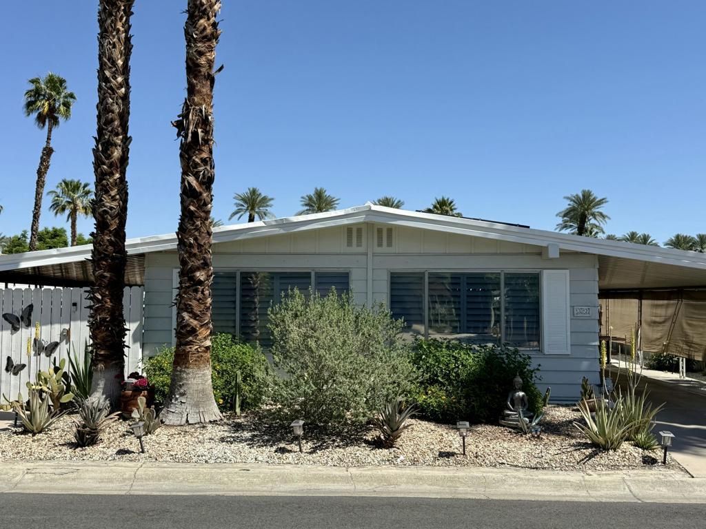 32 Paseo Laredo N, Cathedral City