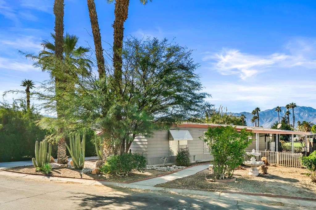 361 Avenida Andorra, Cathedral City