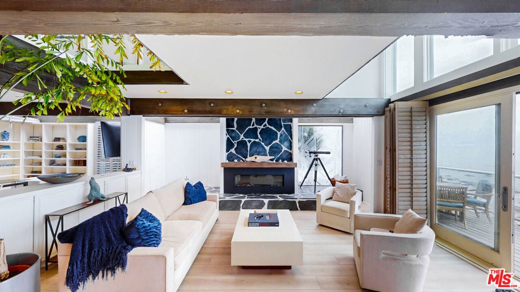 Photo of Listing #24358183