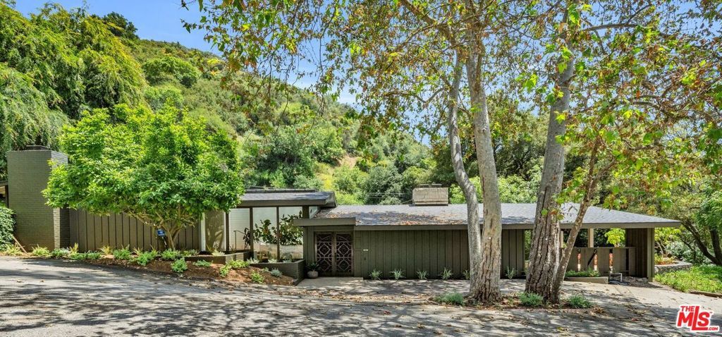 Photo of Listing #24402453