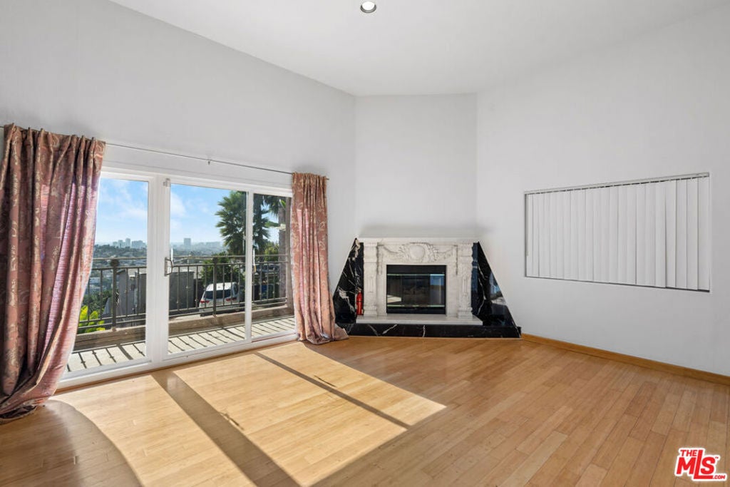 Photo of Listing #24405047