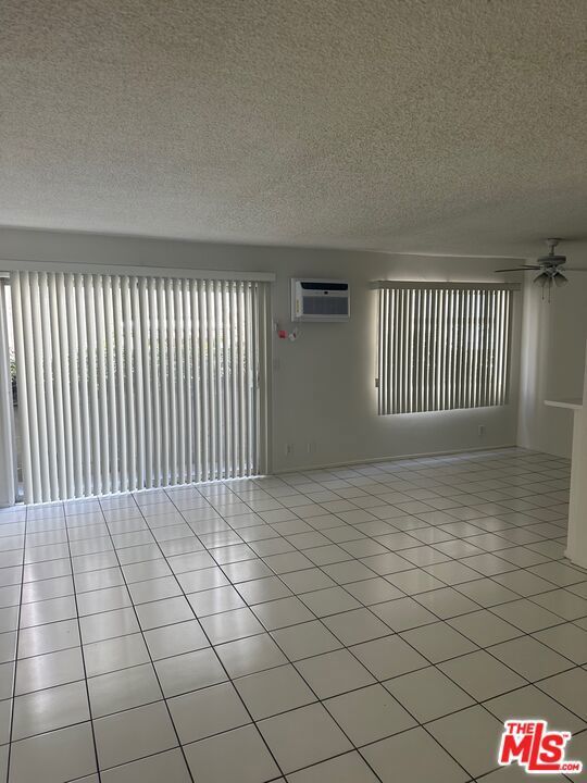 Photo of Listing #24409689