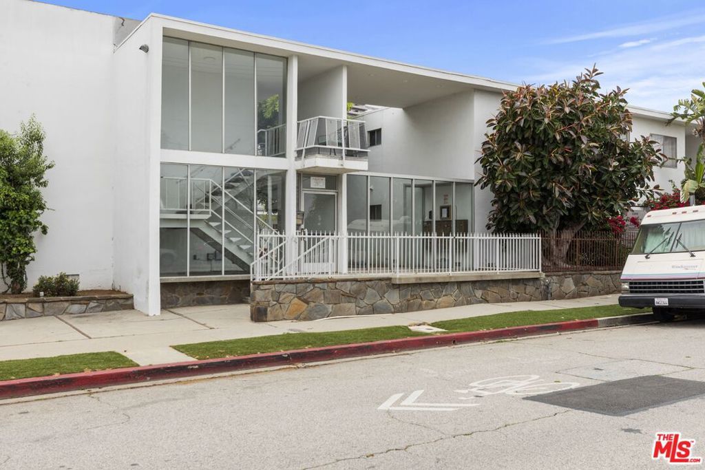 Photo of Listing #24413765