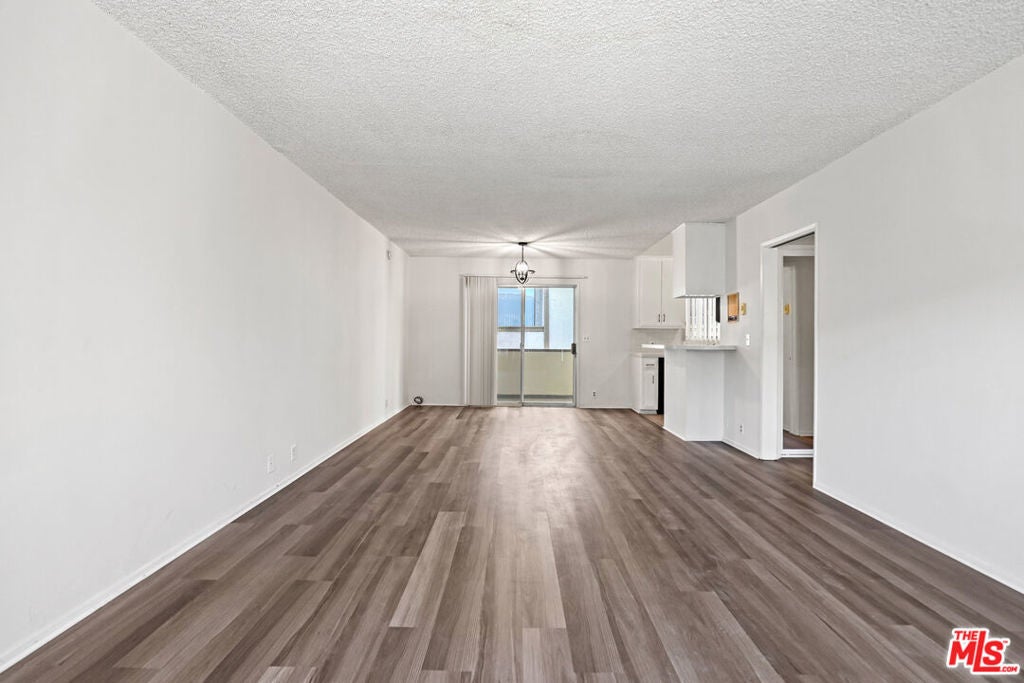 Photo of Listing #24421047