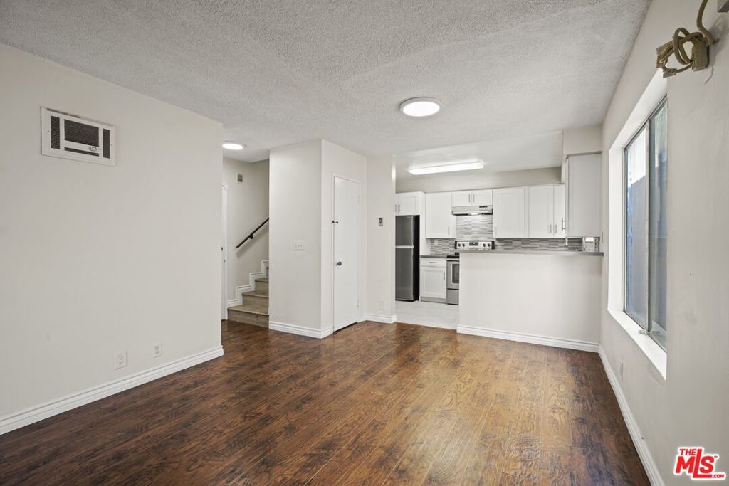 Photo of Listing #24424277