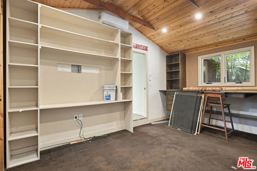 Photo of Listing #24427211