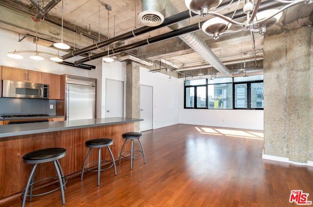 Photo of Listing #24436255