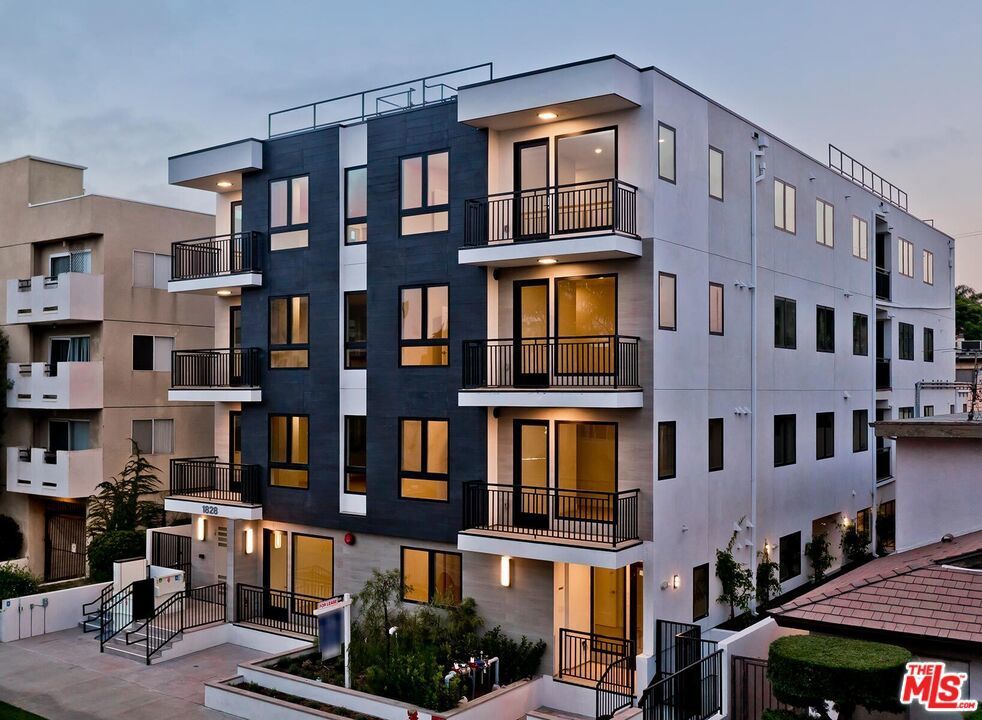 Photo of Listing #24437457