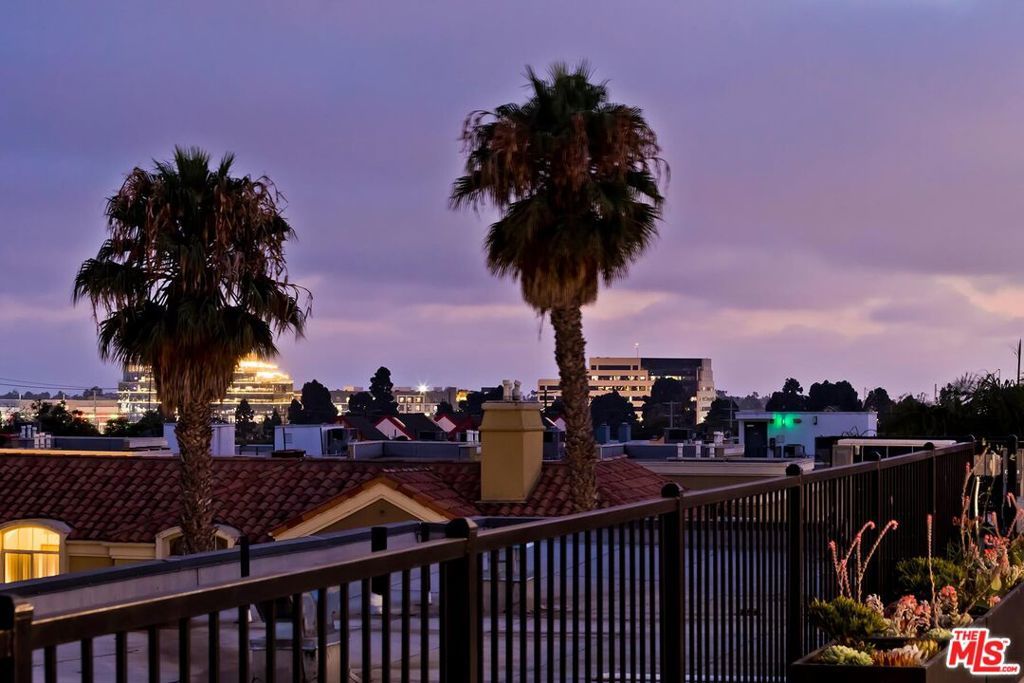 Photo of Listing #24438215