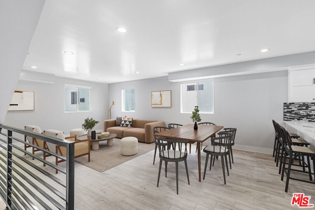 Photo of Listing #24446271