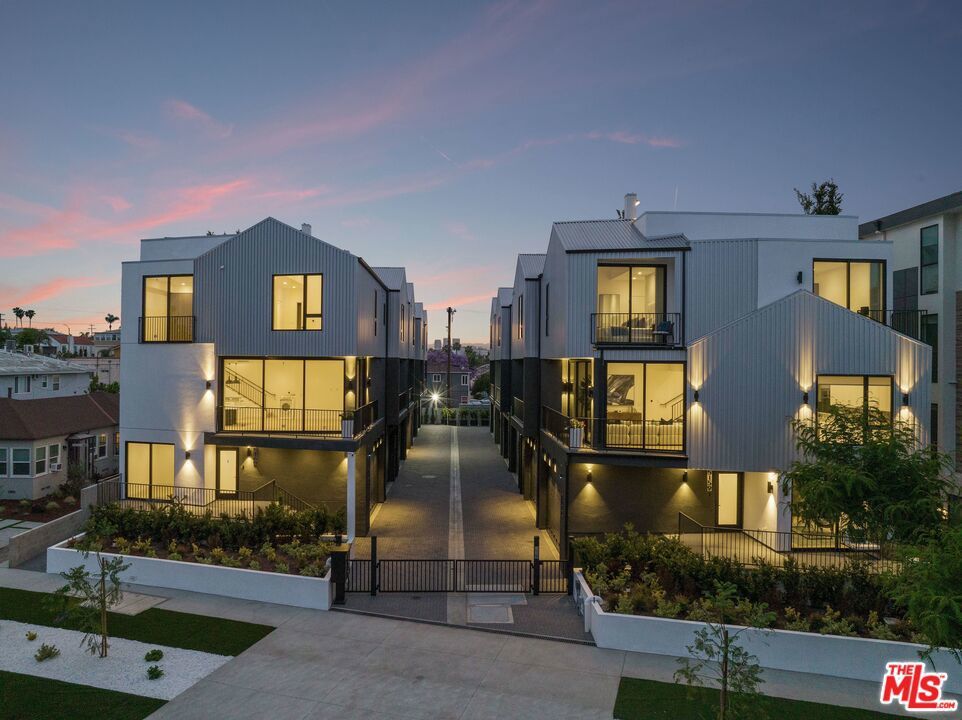 Photo of Listing #24447625