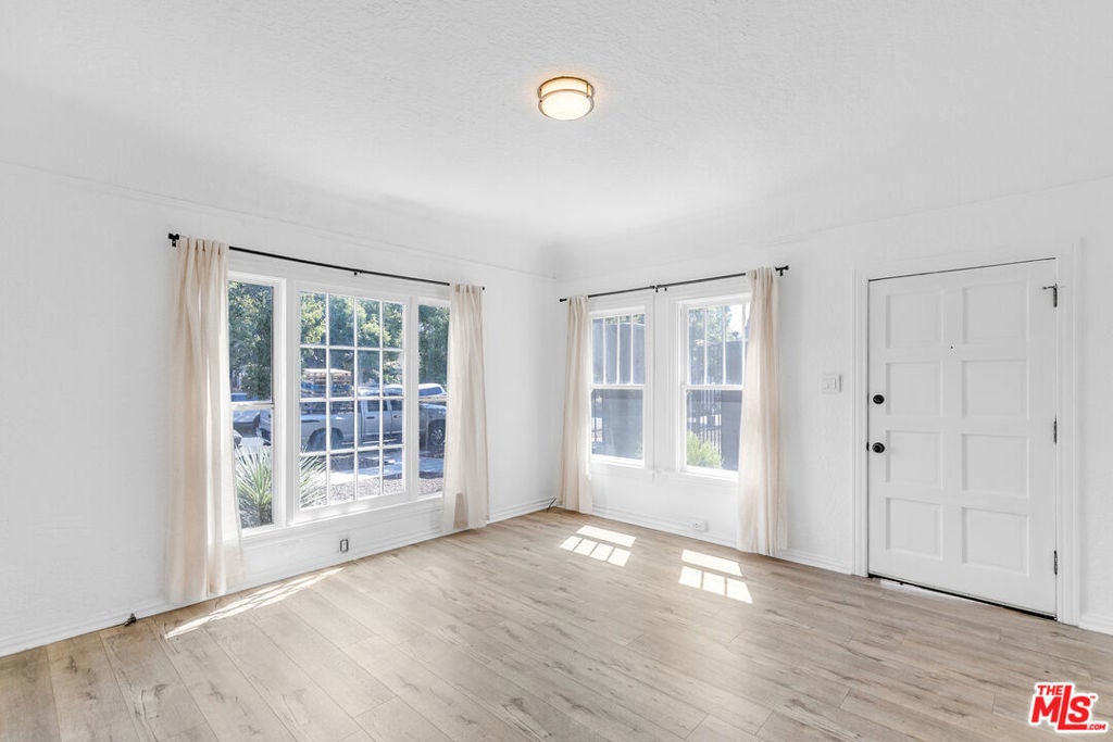 Photo of Listing #24448241