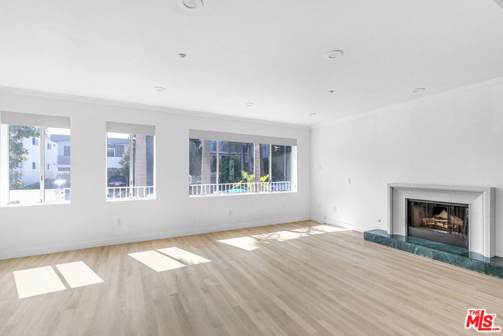 Photo of Listing #24450987