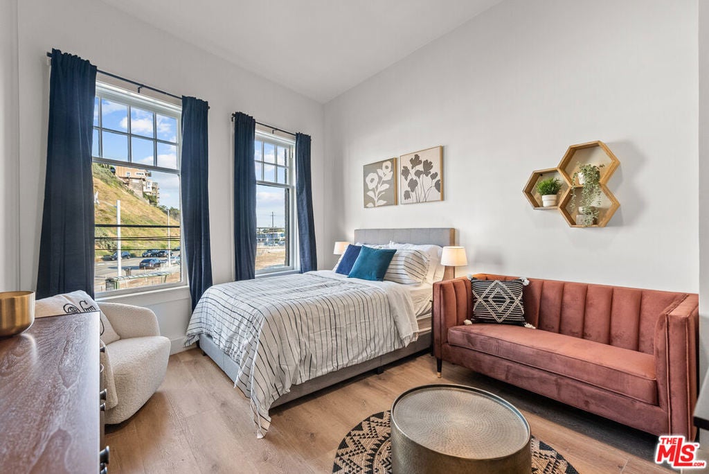 Photo of Listing #24452607