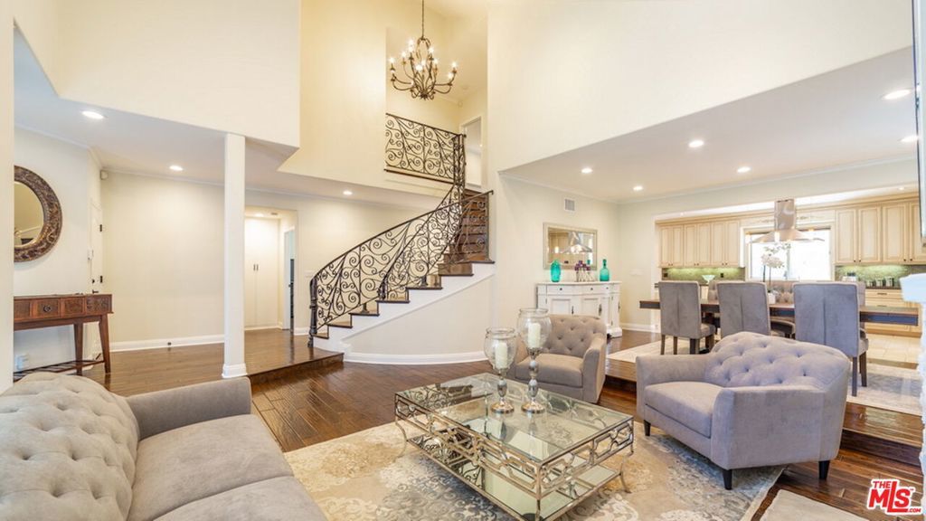 Photo of Listing #24454683