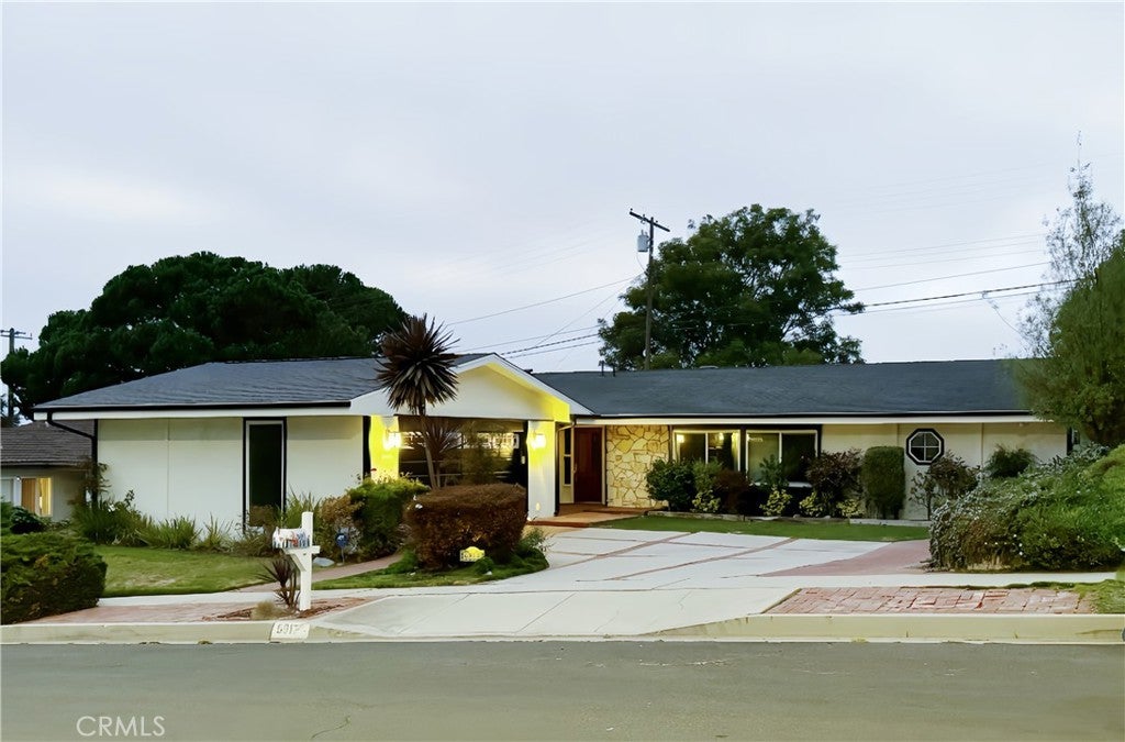 Photo of Listing #PV24216015