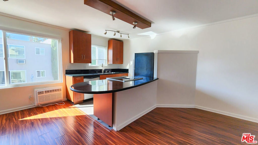 Photo of Listing #24461923