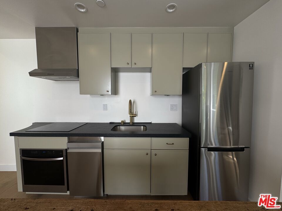 Photo of Listing #24463493