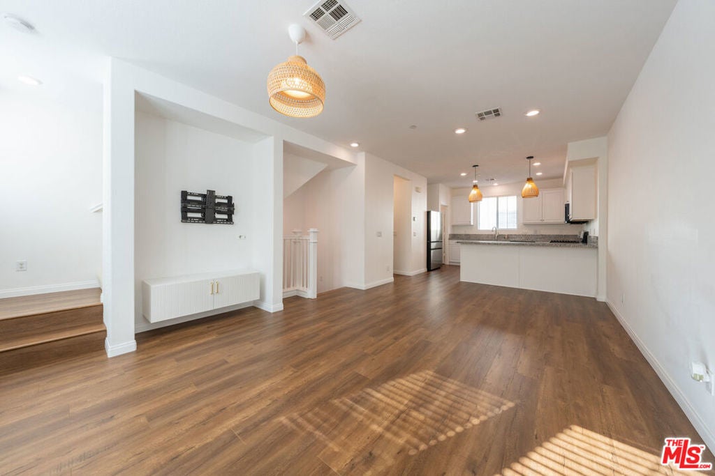 Photo of Listing #24464967