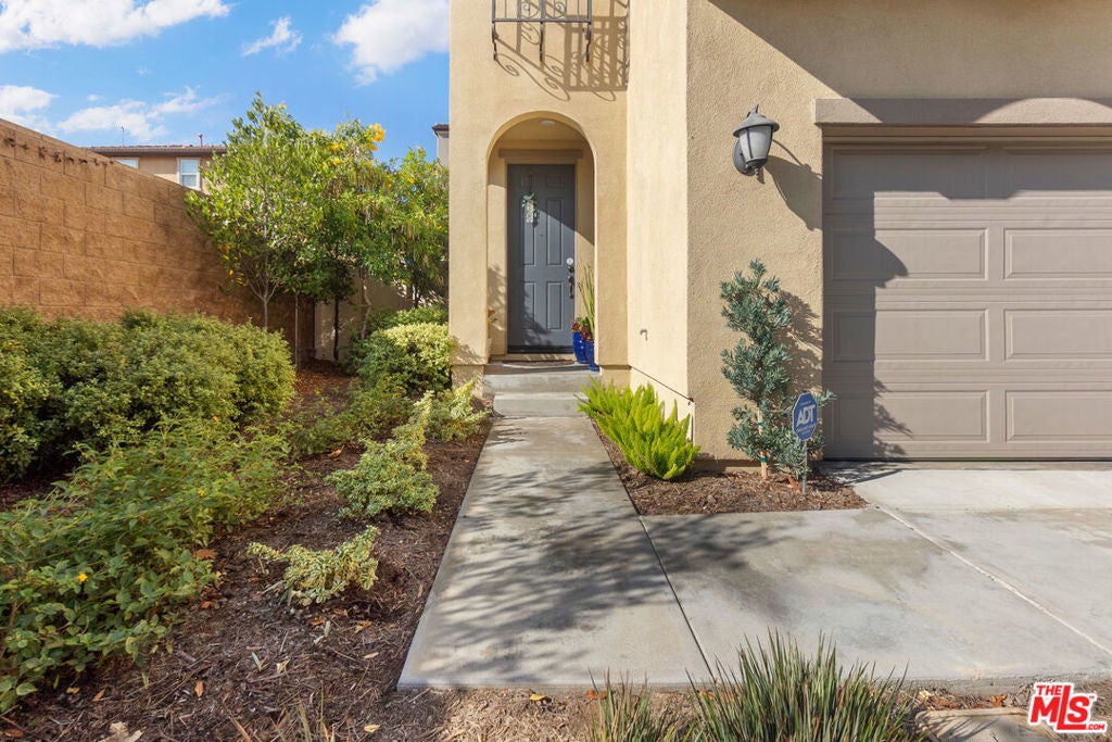 Photo of Listing #24465693