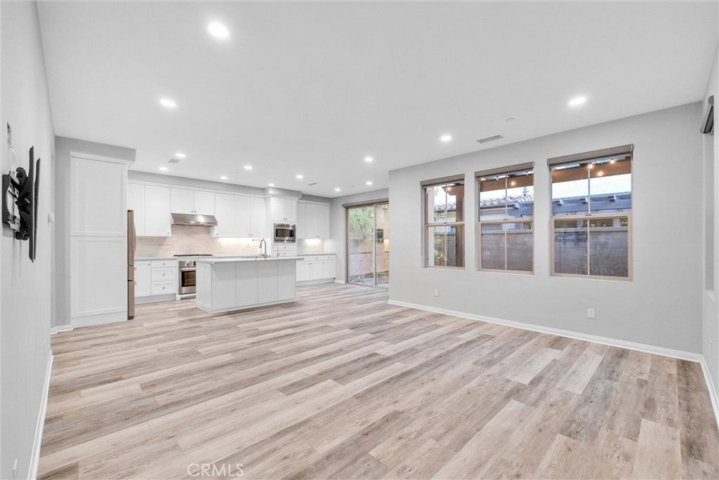 Photo of Listing #OC24237346