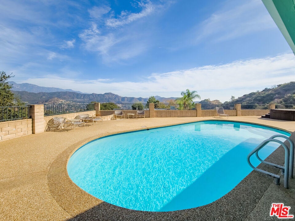 Photo of Listing #24466553