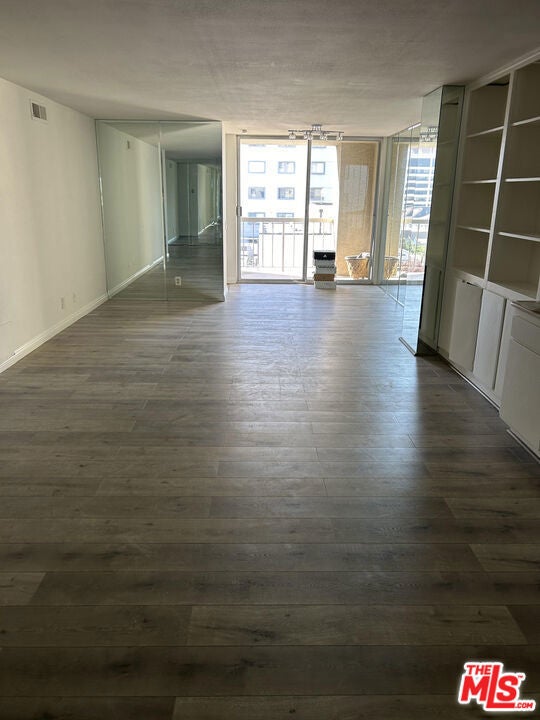 Photo of Listing #24467589