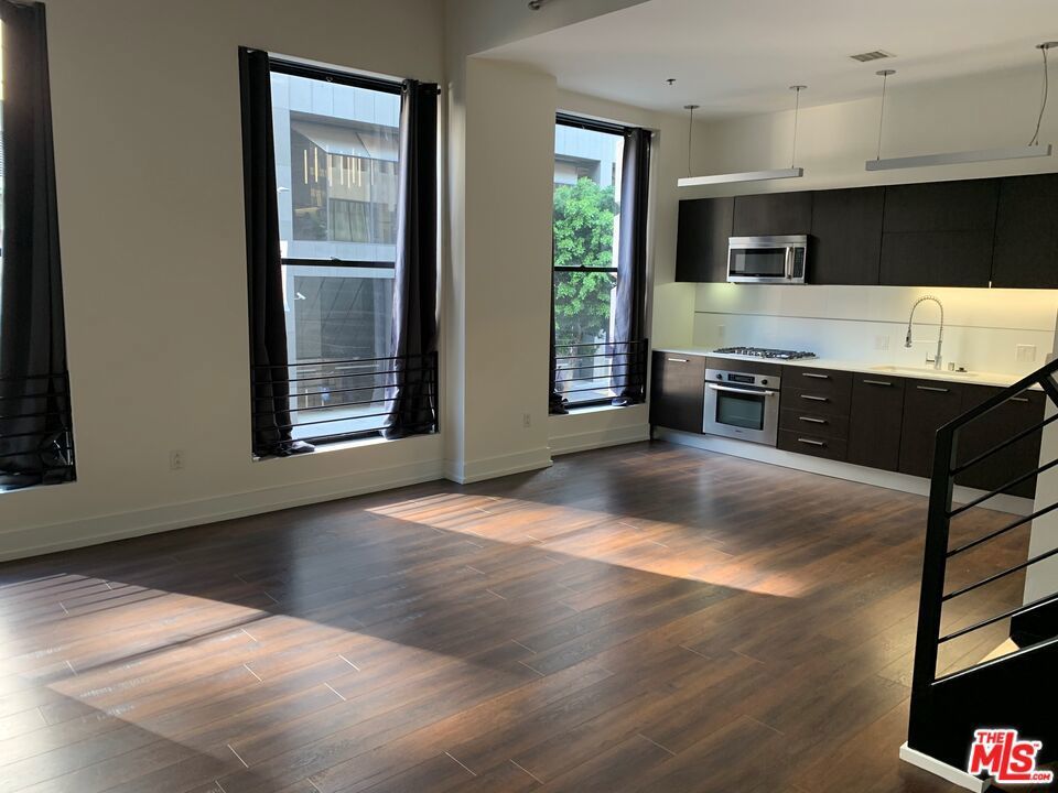 Photo of Listing #24468491