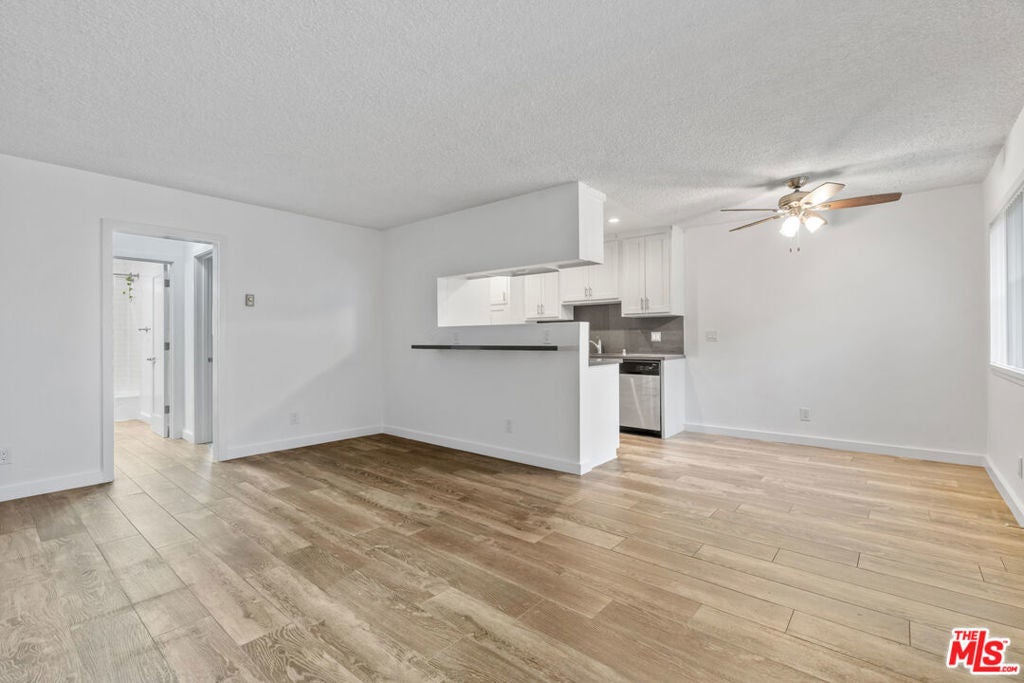 Photo of Listing #24467385