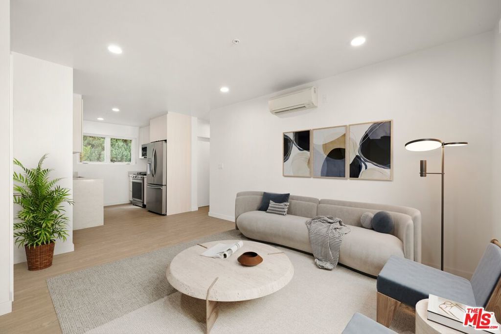 Photo of Listing #24469489