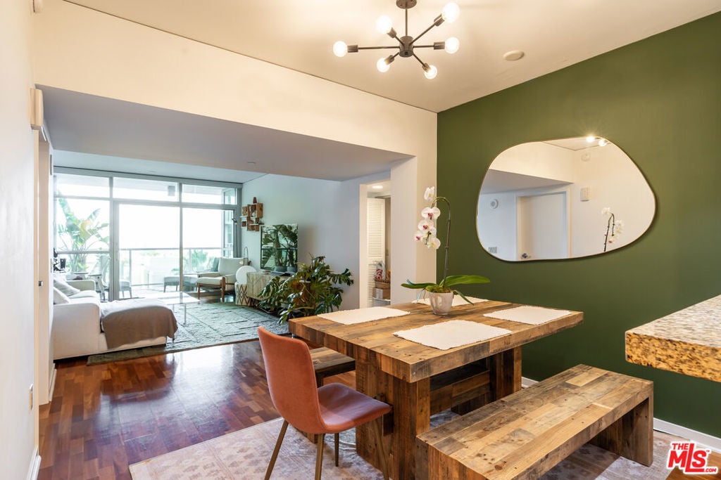 Photo of Listing #24467405