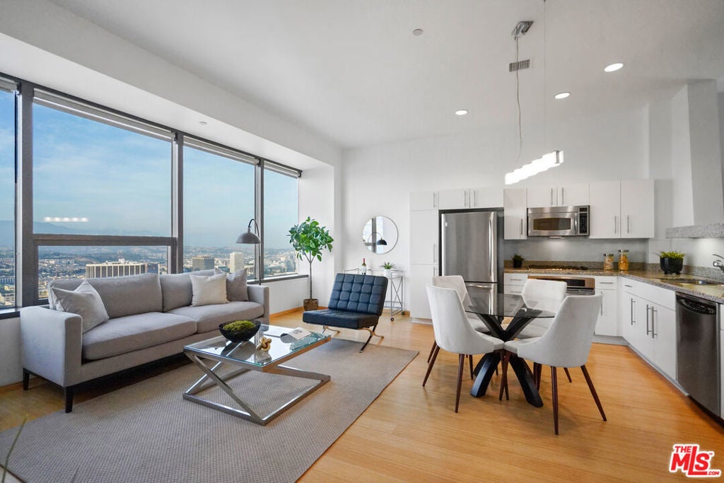 Photo of Listing #24471299