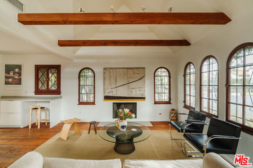 Photo of Listing #24468819