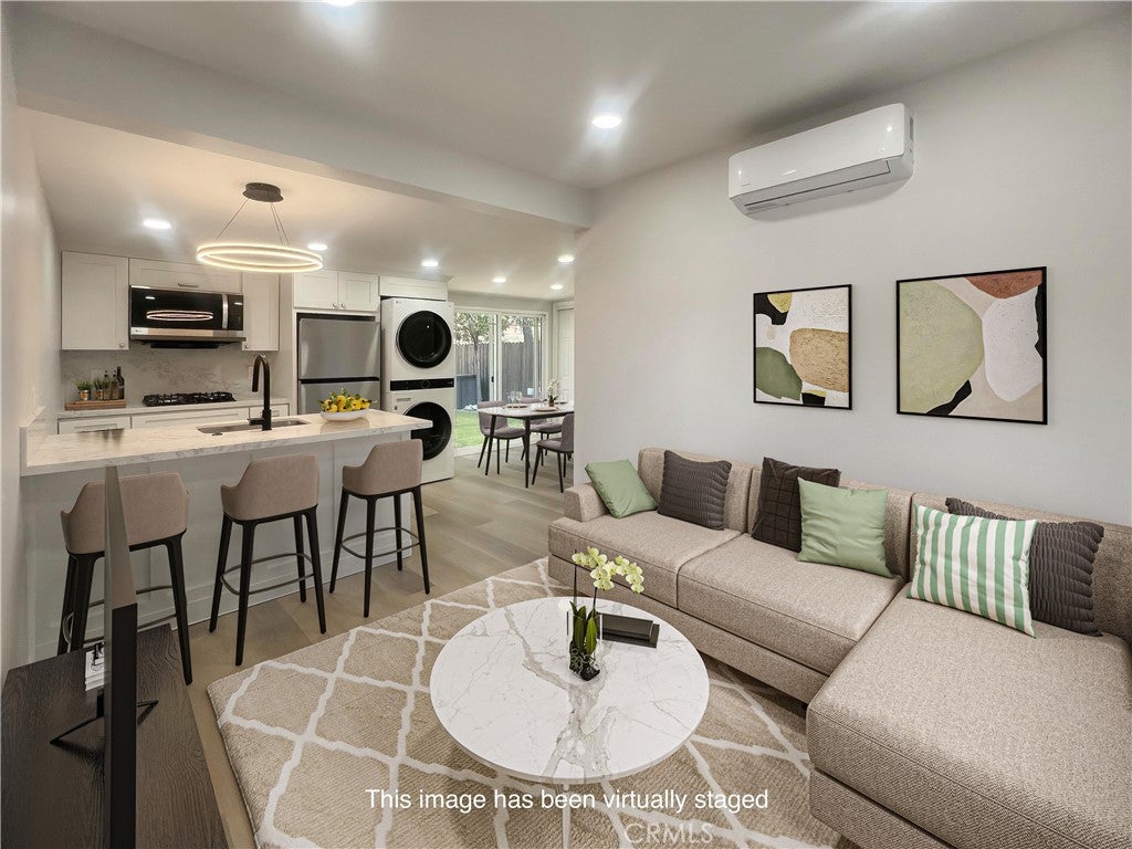 Photo of Listing #OC24247620