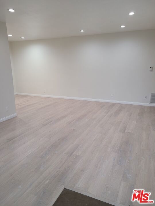 Photo of Listing #24472031