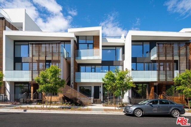 Photo of Listing #24471997