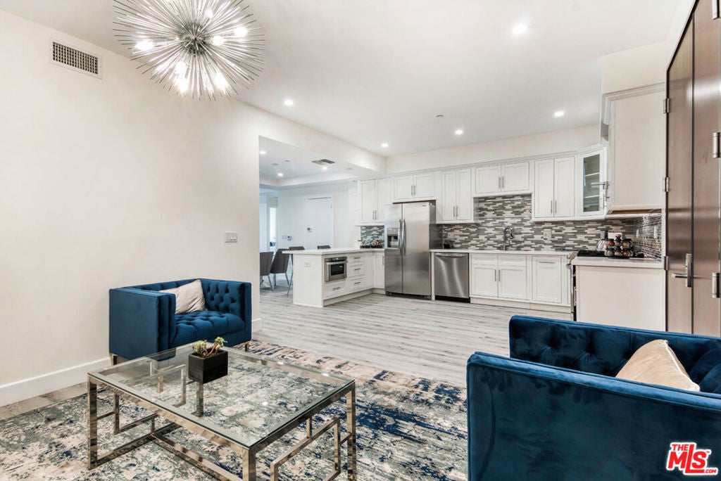 Photo of Listing #24471965