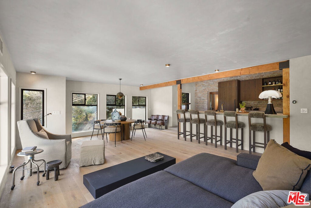 Photo of Listing #24472865