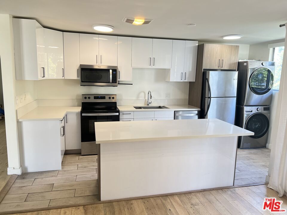 Photo of Listing #24472913