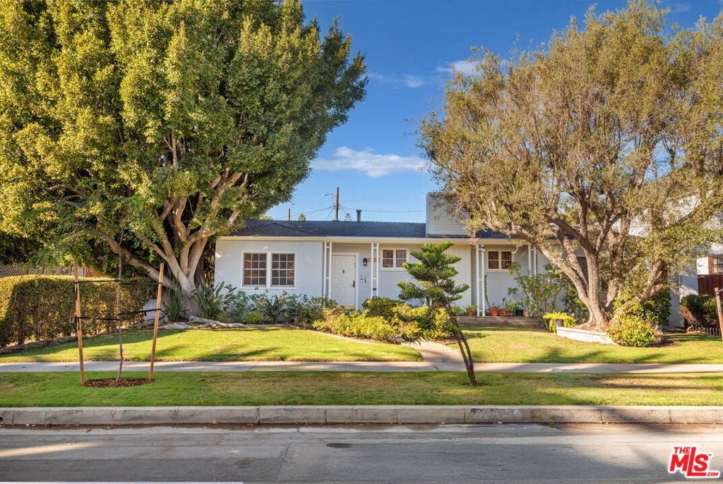 Photo of Listing #24472755