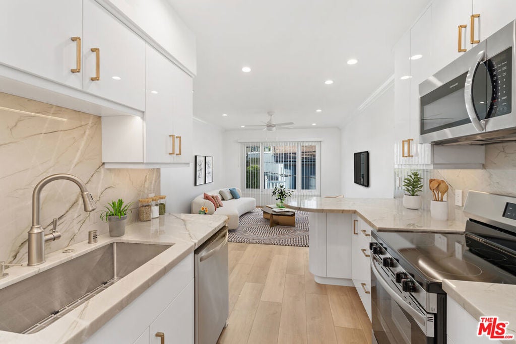 Photo of Listing #24473779