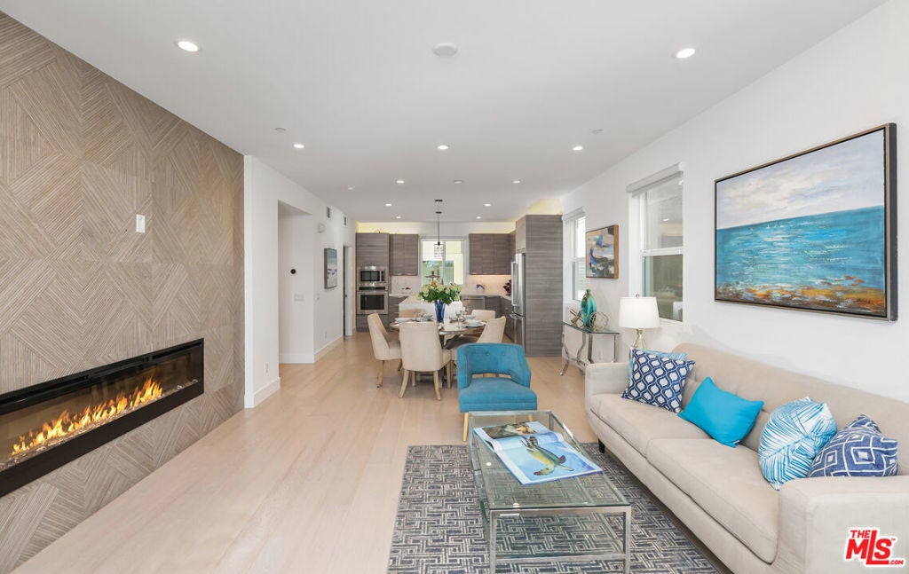 Photo of Listing #24474015