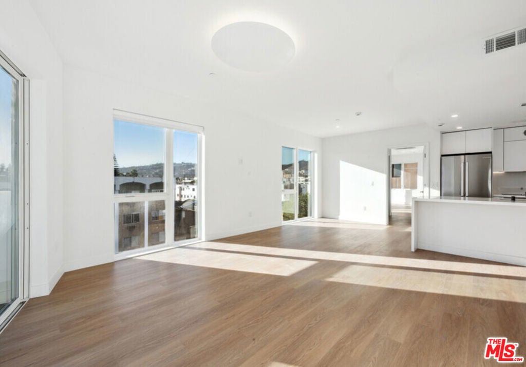 Photo of Listing #24474516