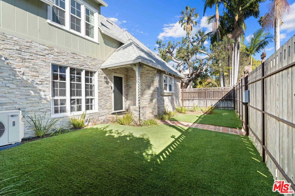 Photo of Listing #24474801