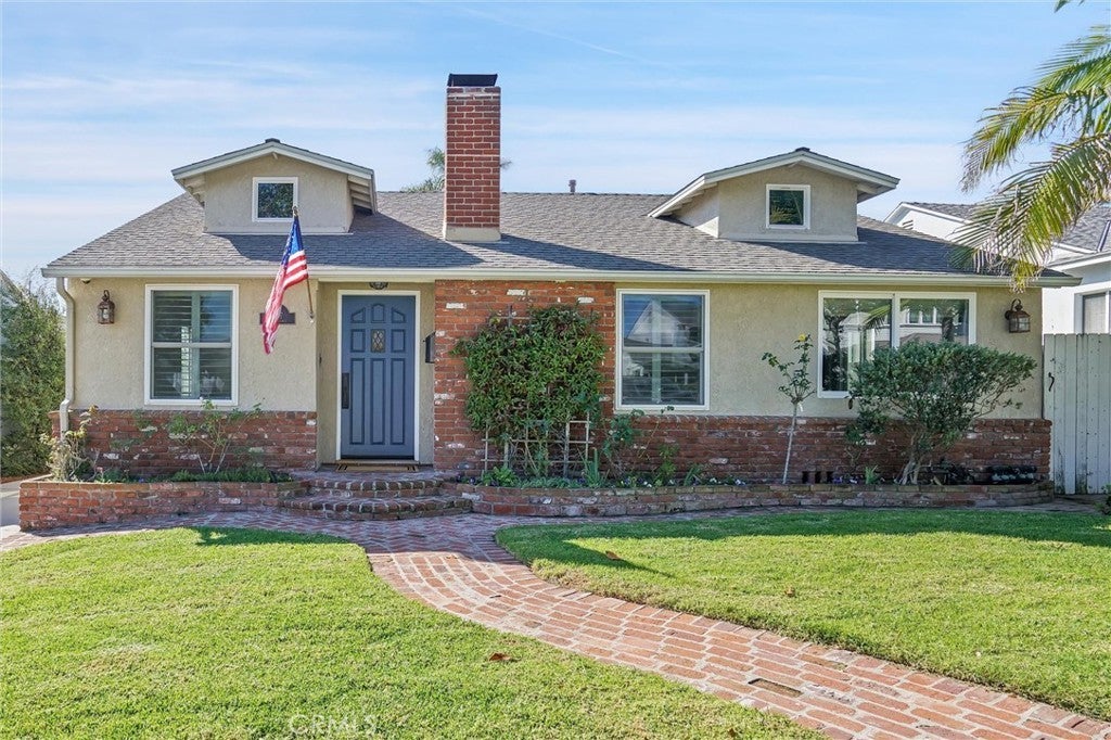 1217 Ynez Avenue