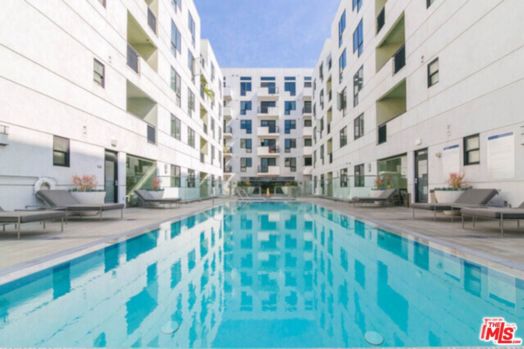 Photo of Listing #24475319